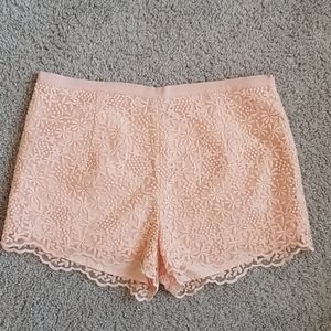 Pale pink embroidered short